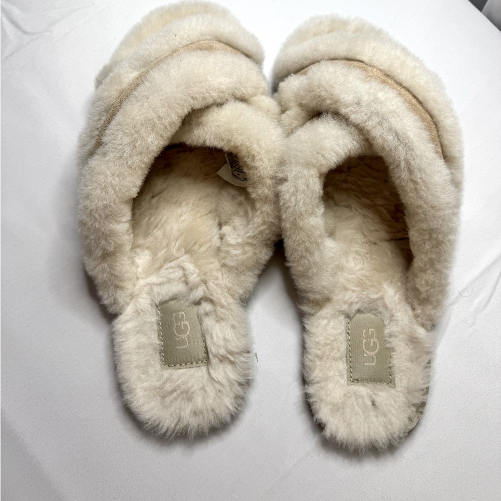 UGG slippers
Women's size 10
Used maybe 5 times-just too small.